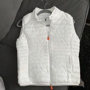 Save the duck vest